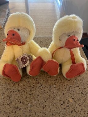 Retired set of Boyd’s Bear Collection
Cybill Quackenwaddle